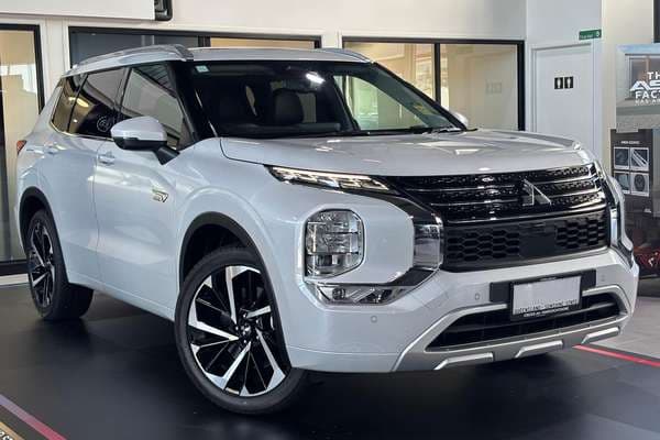 2025 Mitsubishi Outlander